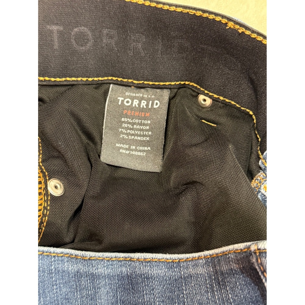 Torrid Bombshell Skinny Jeans Womens 16 Blue Distressed Ripped Cropped Denim - Picture 4 of 10